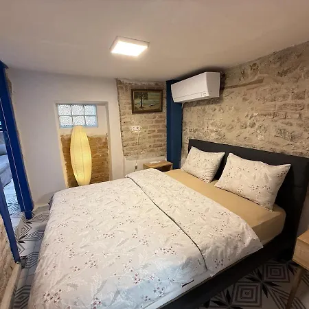 아파트 Loft Cosy Stone House
