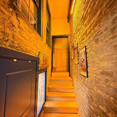 Loft Cosy Stone House 아파트 *