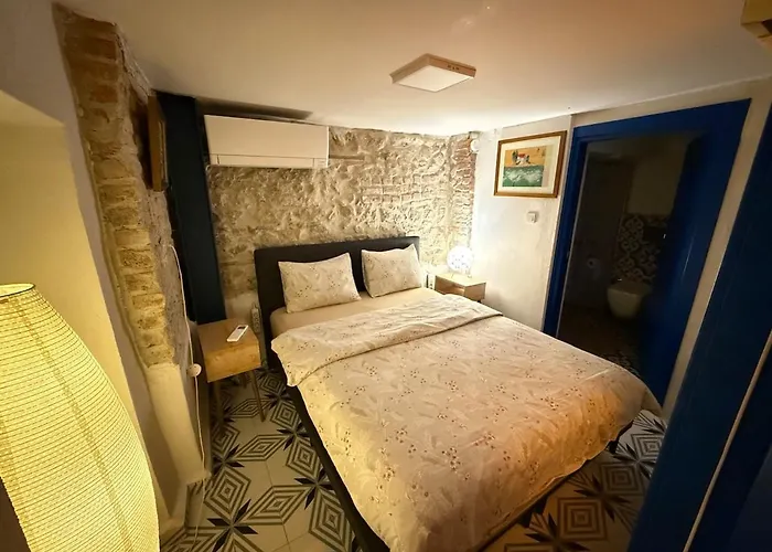 Loft Cosy Stone House 아파트